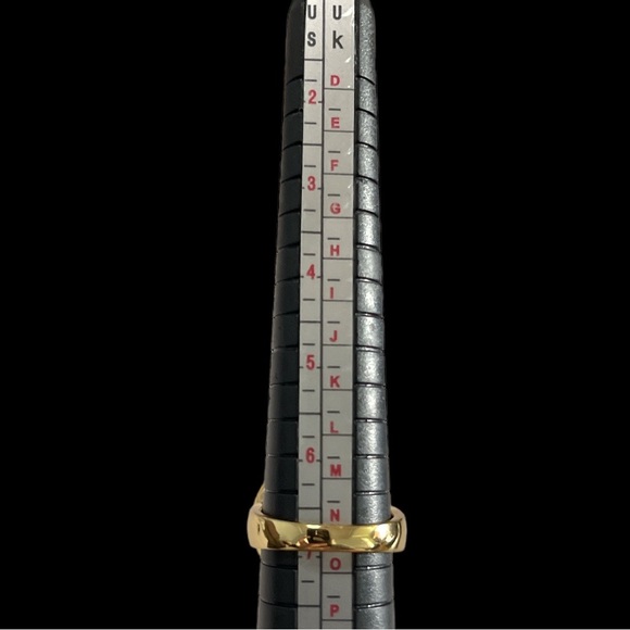 Beautiful Ring - Picture 8 of 10